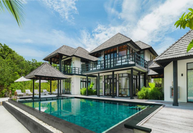 Why the Maldives is the Perfect Destination for Corporate Group Tours