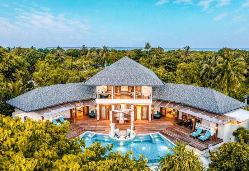 Why the Maldives is the Perfect Destination for Corporate Group Tours